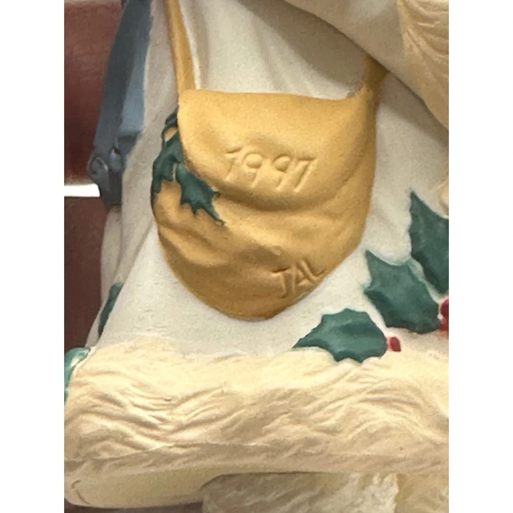 Hallmark 1997 Merry Olde Santa Collector Series‎ Ornament with Cardinals